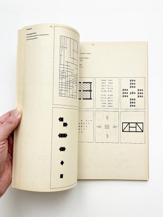 klankteksten ? konkrete poëzie visuele teksten / sound texts ? concrete poetry visual texts / akustische texte ? konkrete poesie visuelle texte