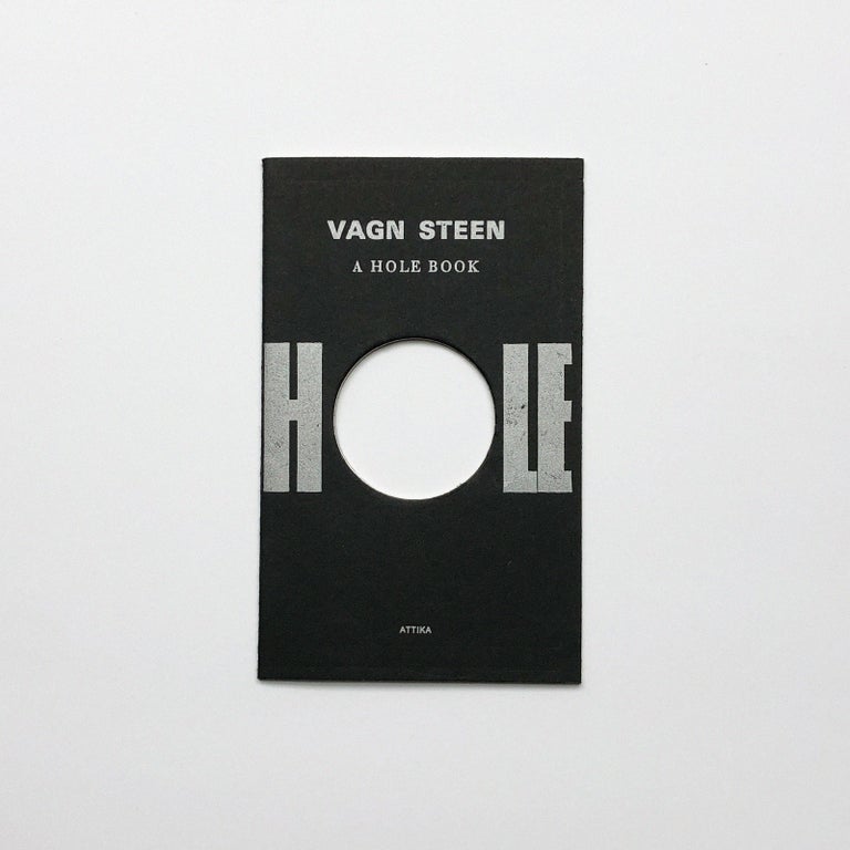 A hole book / Et godt bogøje