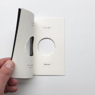 A hole book / Et godt bogøje